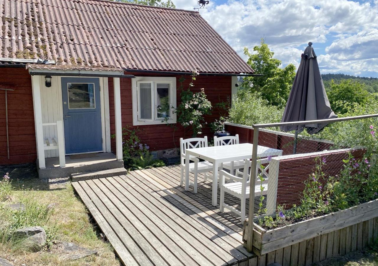 18Th Century Farm Cottage Valdemarsvik Exterior photo